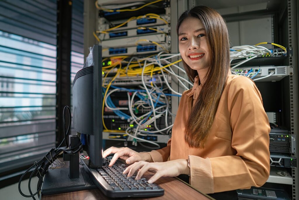 What is the Top Average System Administrator Salary? What is the Top Average System Administrator Salary?